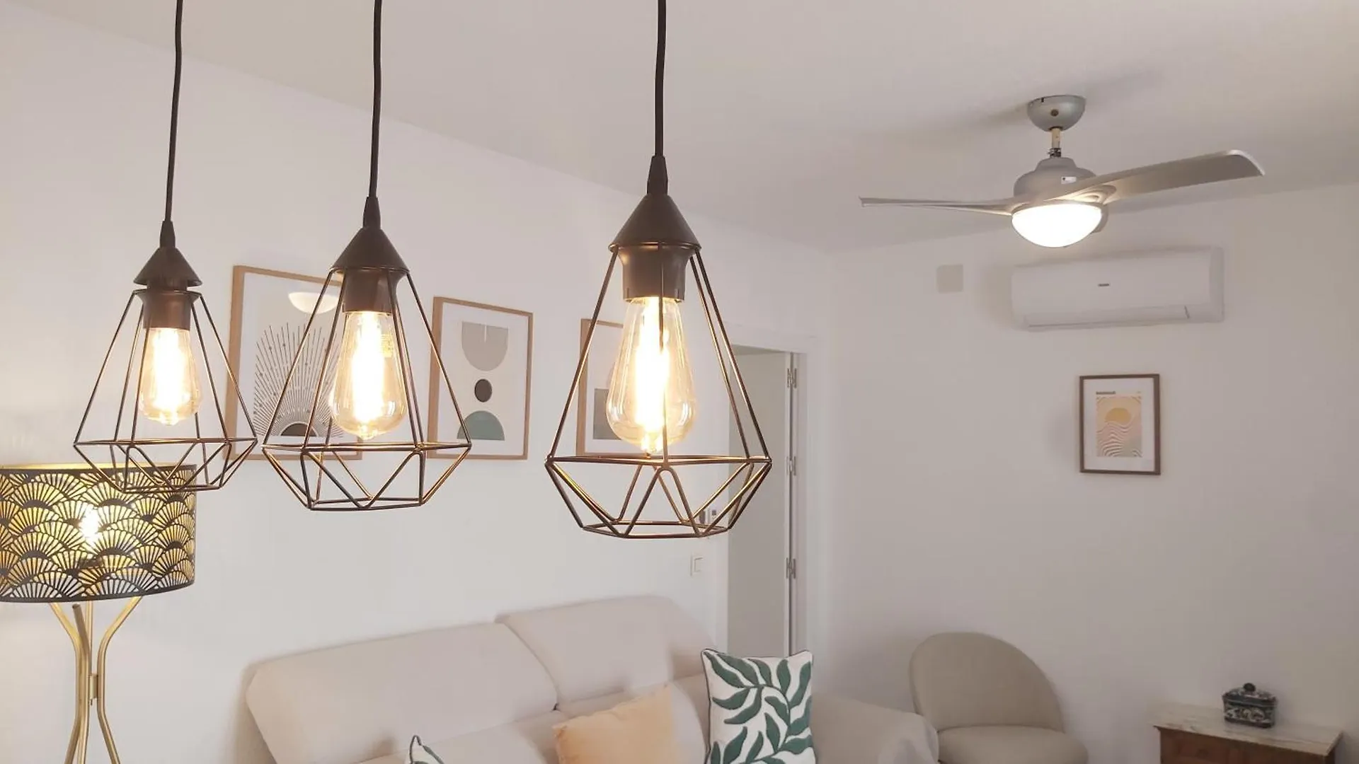 Del Parque Flats Victoria Family Apartment Malaga