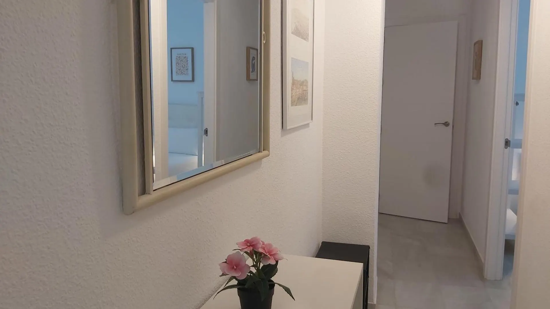 Del Parque Flats Victoria Family Apartment Malaga